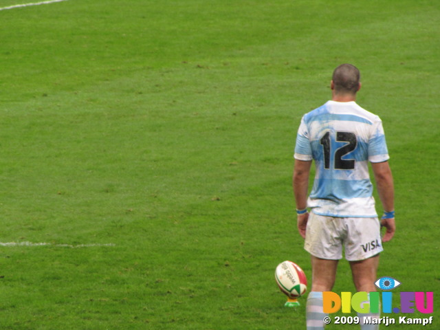 SX10822 Argentina Alberto Vernet Basualdo preparing for penalty kick